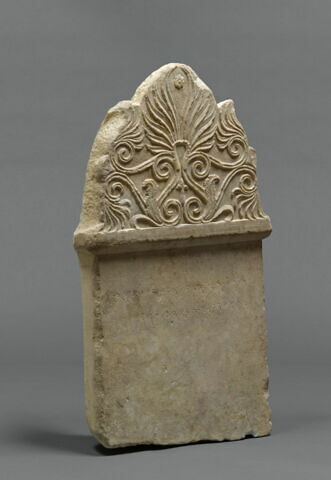 stèle ; objet funéraire, image 2/3