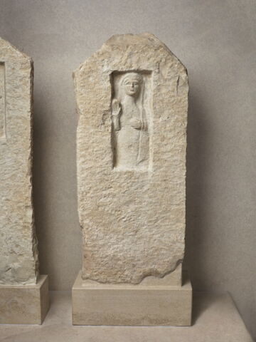 stèle ; objet funéraire