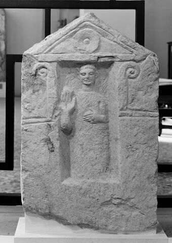 stèle ; objet funéraire, image 3/3