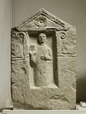 stèle ; objet funéraire