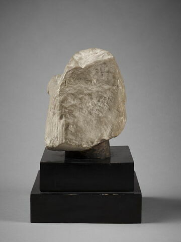 statue, image 4/6
