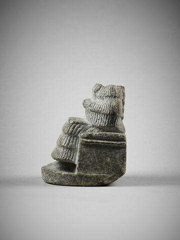 statue, image 4/6