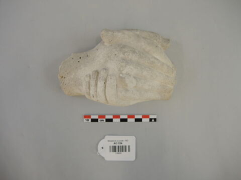 statue, image 2/6