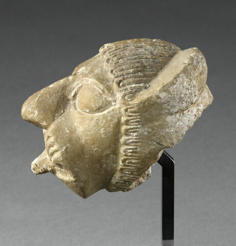 statue, image 2/5