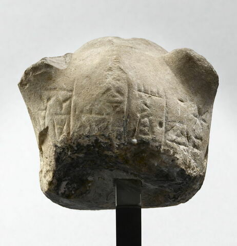 statue, image 3/7