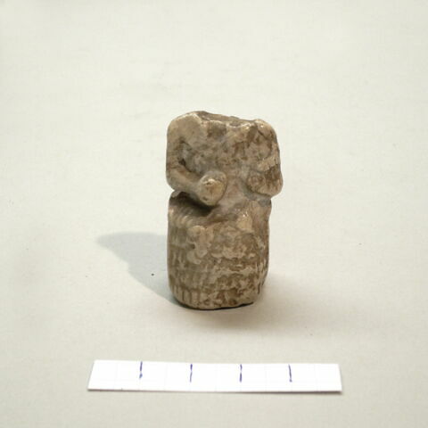 statue, image 2/2