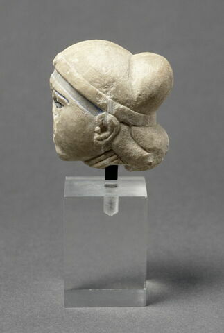 statue, image 4/7