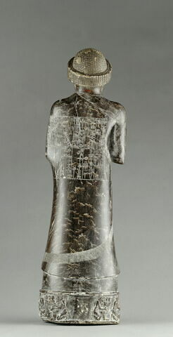 statue, image 2/5