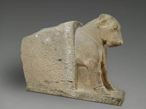 statue, image 3/7