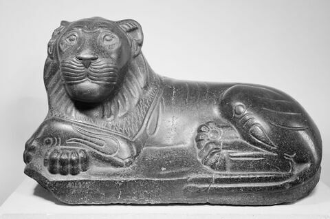 statue, image 2/2