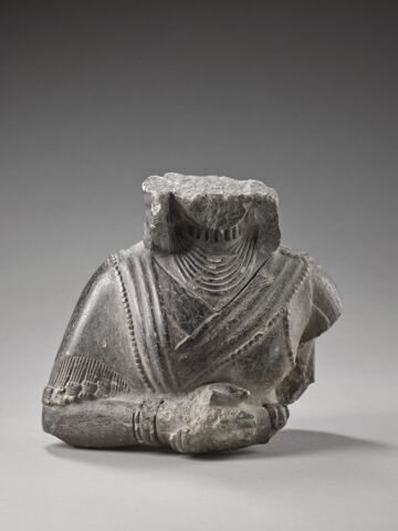 statue, image 2/5