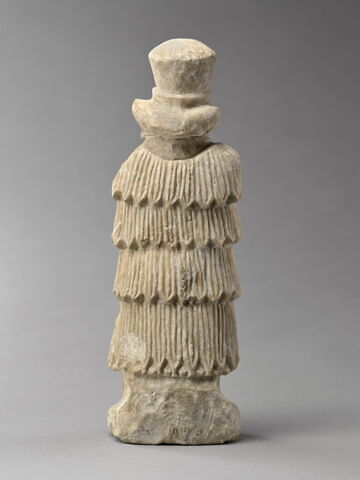statue, image 4/15