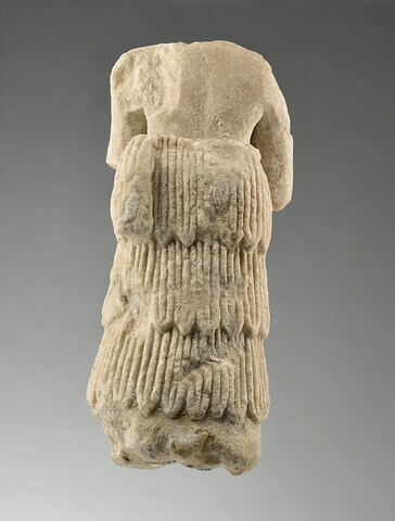 statue, image 2/16