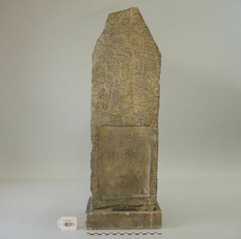 stèle, image 2/2