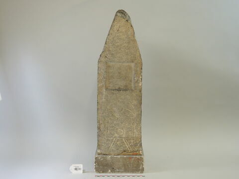 stèle, image 2/2