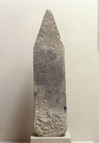 stèle, image 2/2