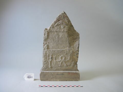 stèle, image 2/2