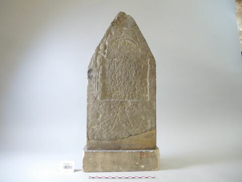 stèle, image 2/2