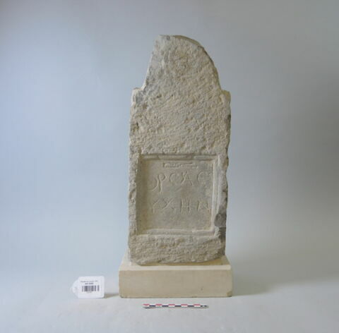 stèle, image 2/3