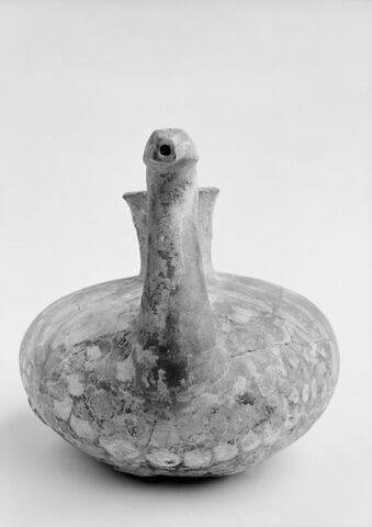 vase, image 8/9