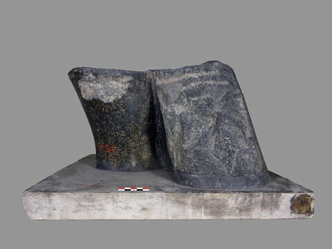 statue, image 3/11