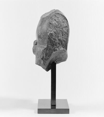 statue, image 2/3