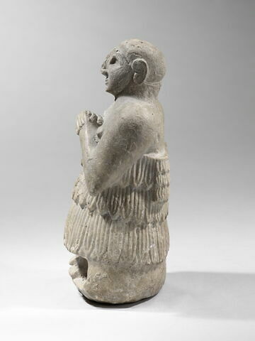 statue, image 3/15