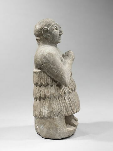 statue, image 4/15