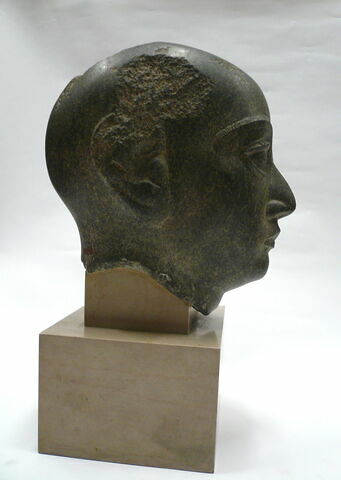 statue, image 9/10