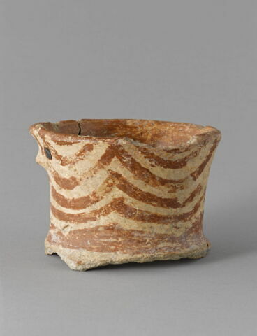 vase, image 3/3