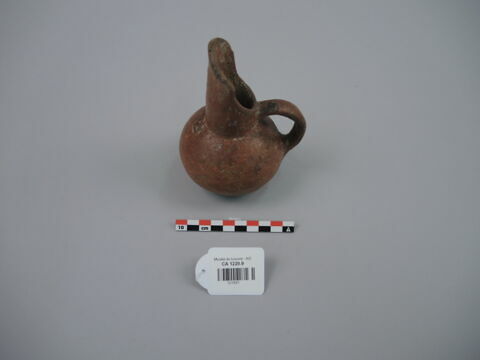 vase, image 3/3