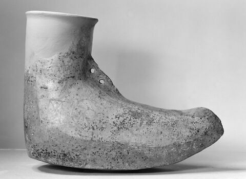 vase, image 2/2