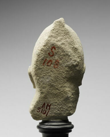 statue, image 5/7