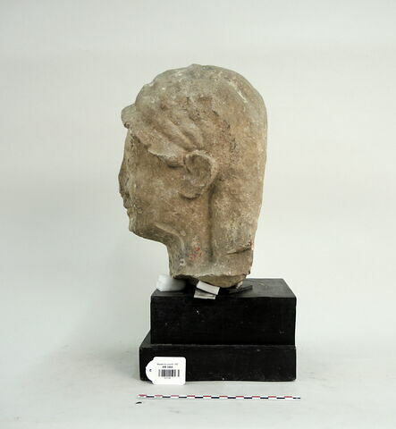 statue, image 2/4