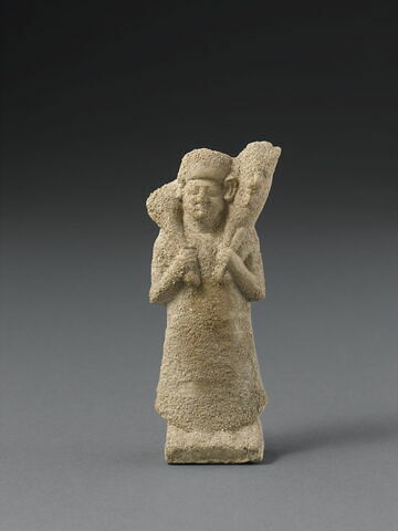 statue, image 2/3