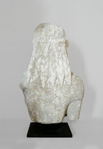 statue, image 2/4