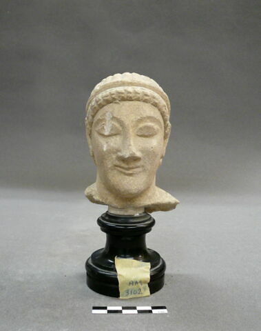 statue