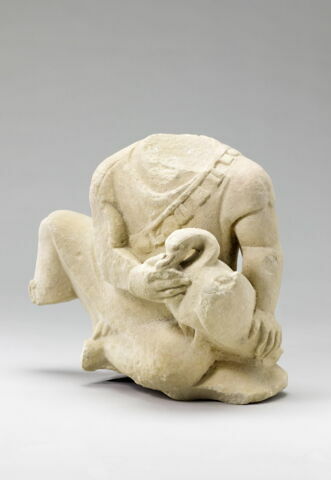 statue, image 3/6