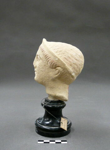 statue, image 2/2