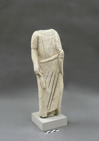 statue, image 2/4