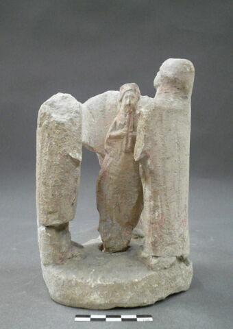 statue