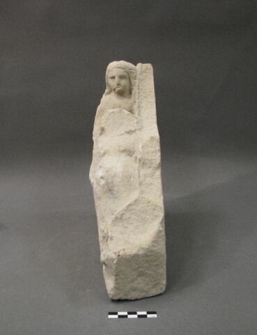 statue