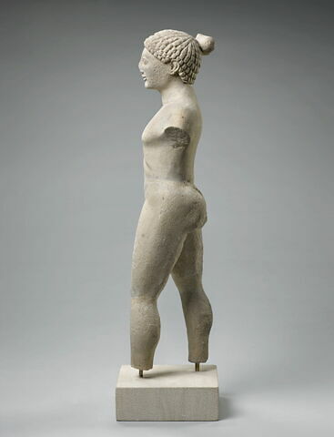 statue, image 3/7