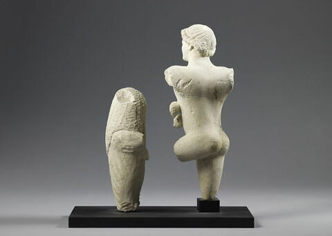 statue, image 2/3