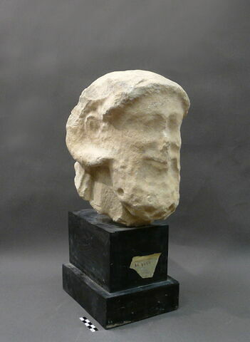 statue, image 3/6
