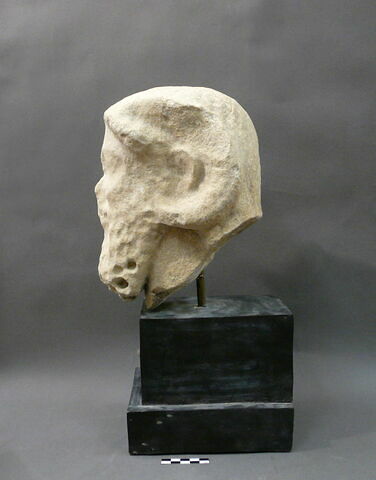 statue, image 4/6