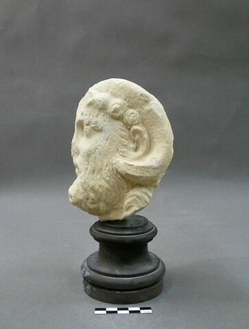 statue, image 3/5