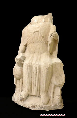 statue
