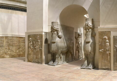 relief mural, image 2/14