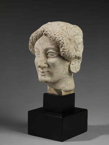 statue, image 3/11